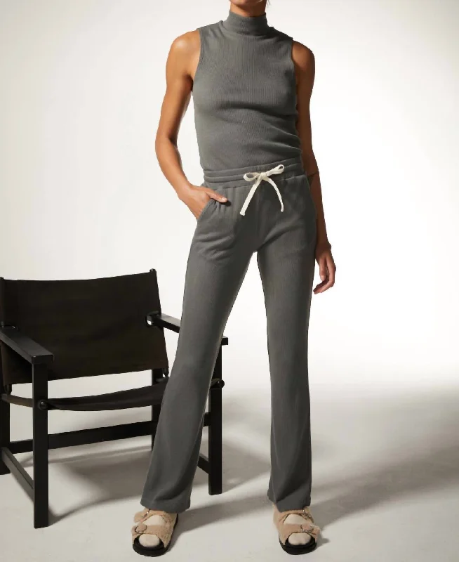 Rib Around Town Pant In Grey